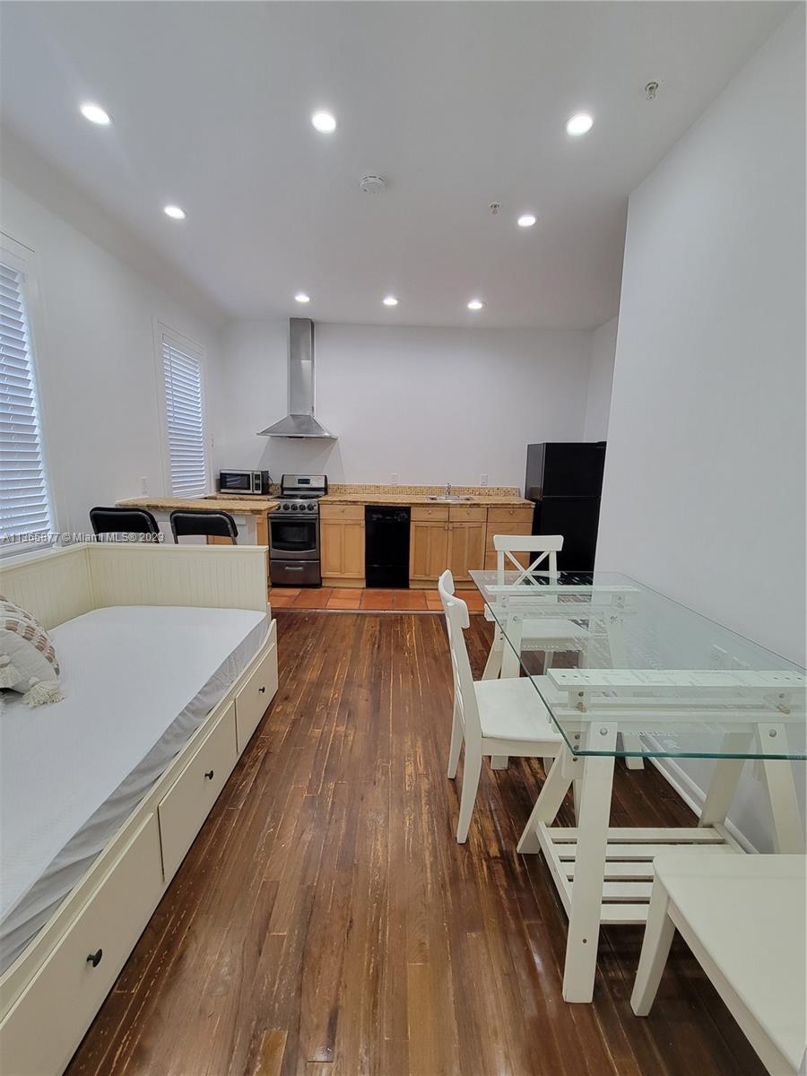 HAMILTON CONDO - Residential Lease