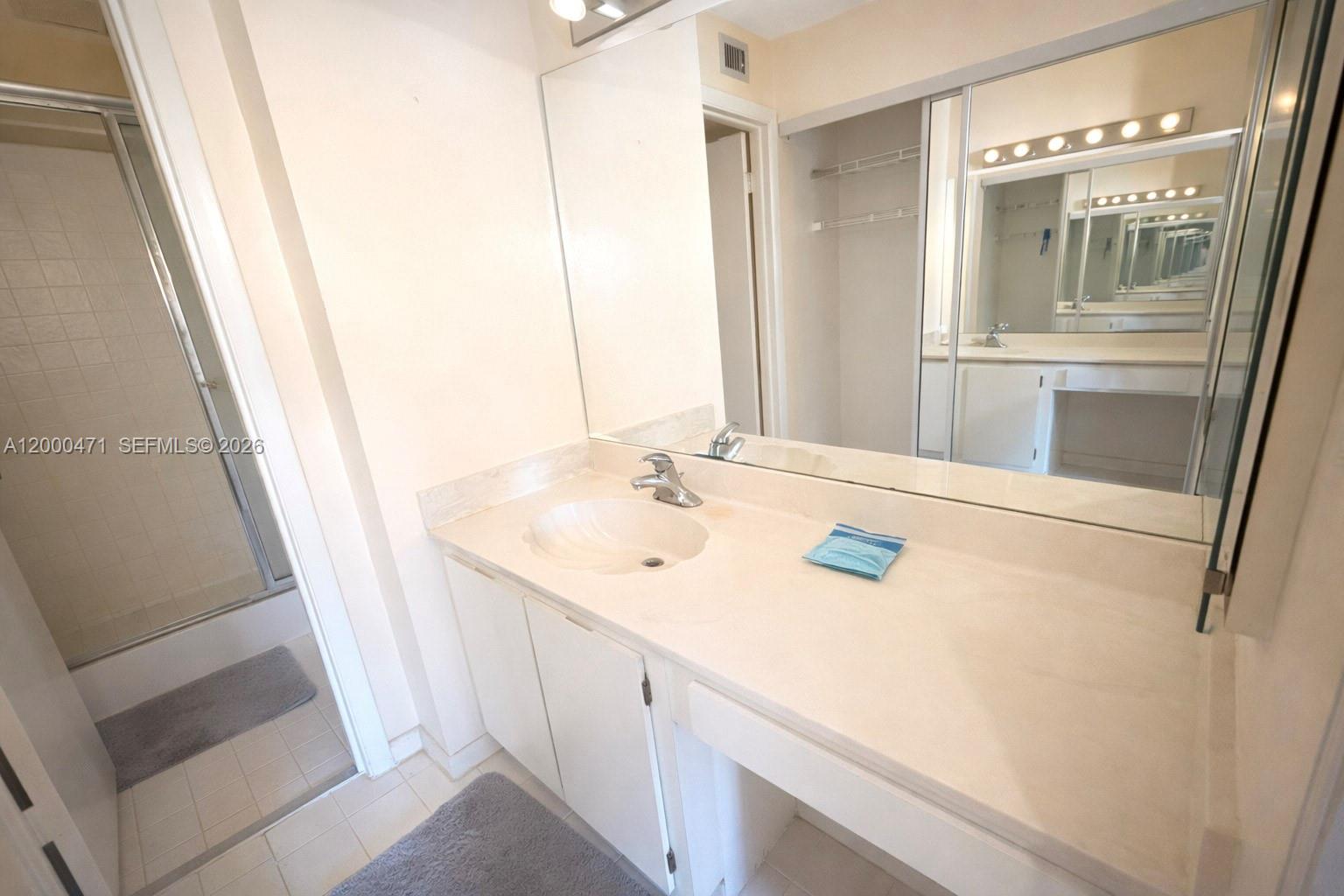 ISLES OF INVERRARY I COND - Residential