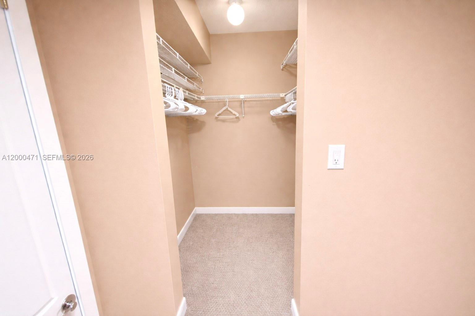 ISLES OF INVERRARY I COND - Residential