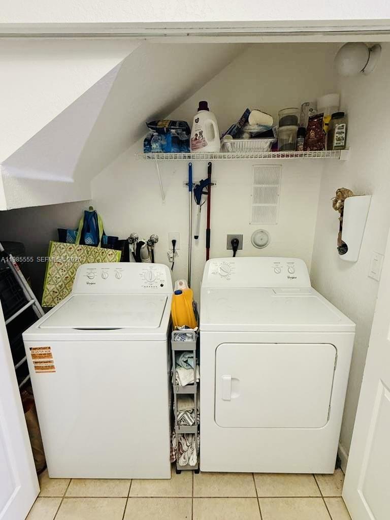 United Homes at Bella Vist - Residential