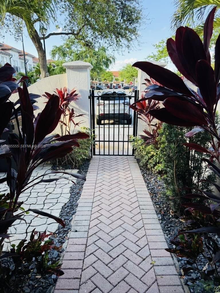 United Homes at Bella Vist - Residential