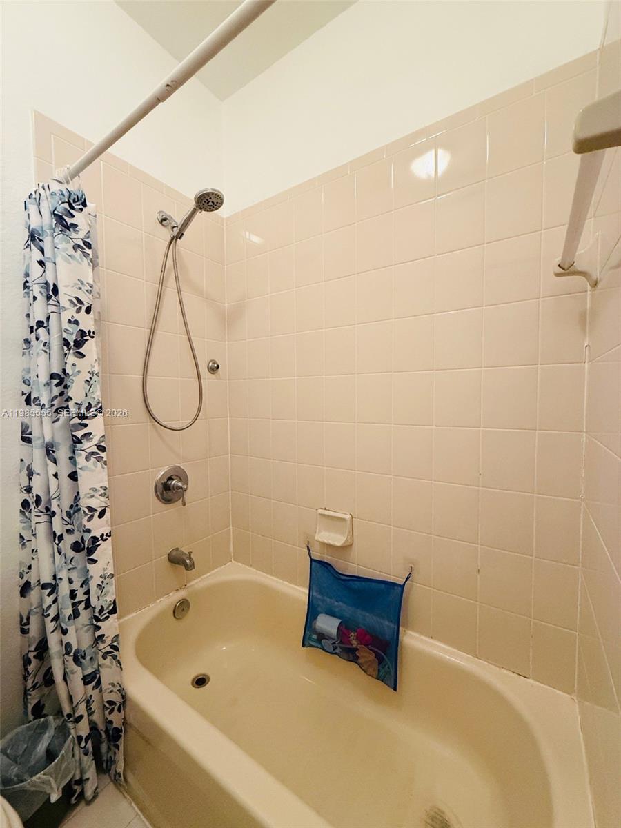 United Homes at Bella Vist - Residential