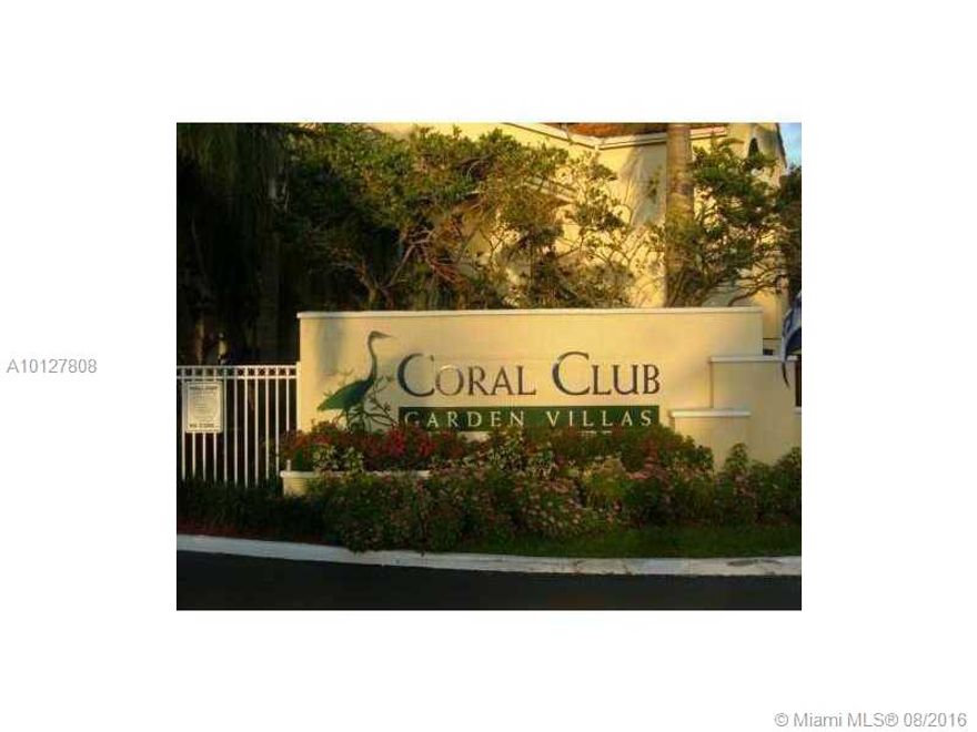 COZY CONDO 1/1WITH LAUNDRY INSIDE UNIT,  NEW A/C SYSTEM, IN A DESIRED HAMMOCKS AREA, TILE FLOOR. GREAT LOCATION!!