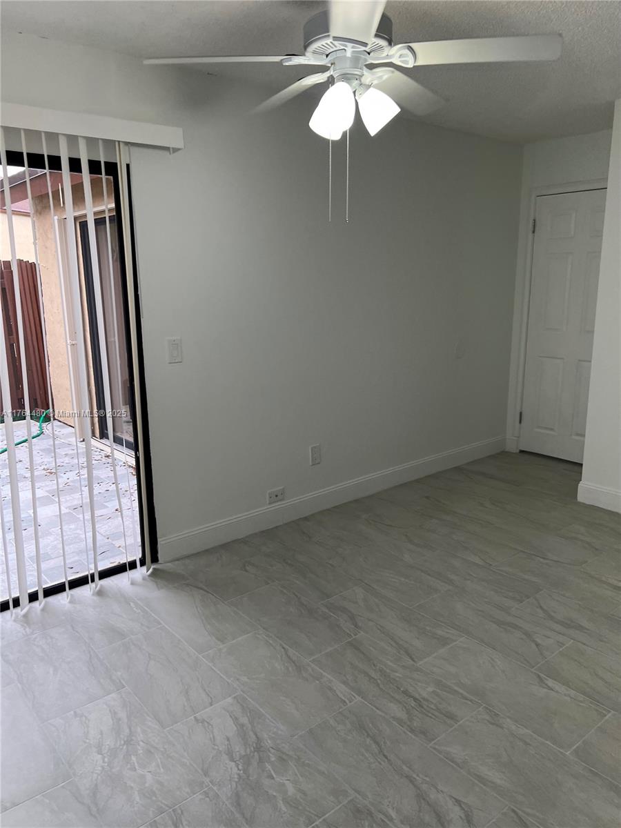 808 Lakeview Cir 808