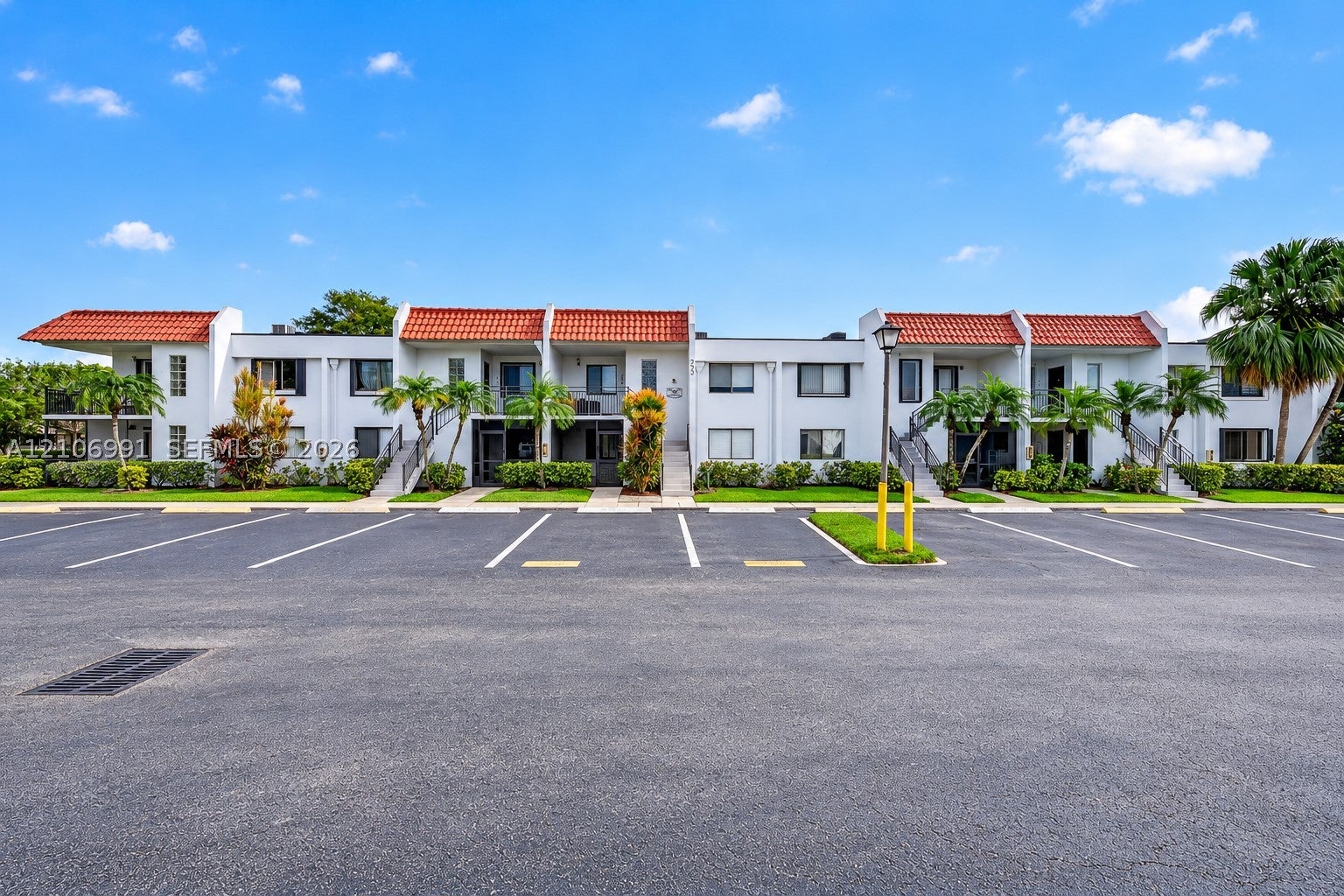 280 Racquet Club Rd