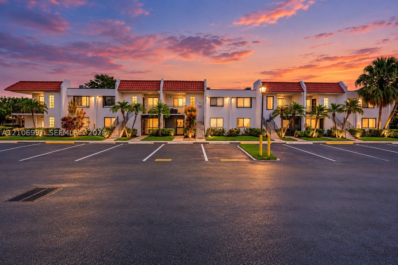 280 Racquet Club Rd 103, Weston FL 33326