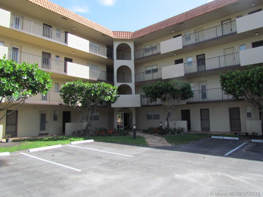 NICE AND CLEAN 1 BED / 1.5 BATHS CONDO ON 3rd FLOOR.  GREAT POOL VIEW FROM TILED FLOORS AND SCREENED BALCONY.  UPDATED KITCHEN WITH GRANITE COUNTERS, NEW APPLIANCES WILL BE INSTALLED PRIOR TO MOVE IN.  NEWER CERAMIC TILES AND WOOD FLOORS.  UPDATED BATHROOMS.  FRESHLY PAINTED.  HUGE WALK IN CLOSET IN MASTER.  THIS UNIT IS NEXT TO THE LAUNDRY ROOM AND ACROSS THE HALL FROM STORAGE UNIT.  GATED COMMUNITY.