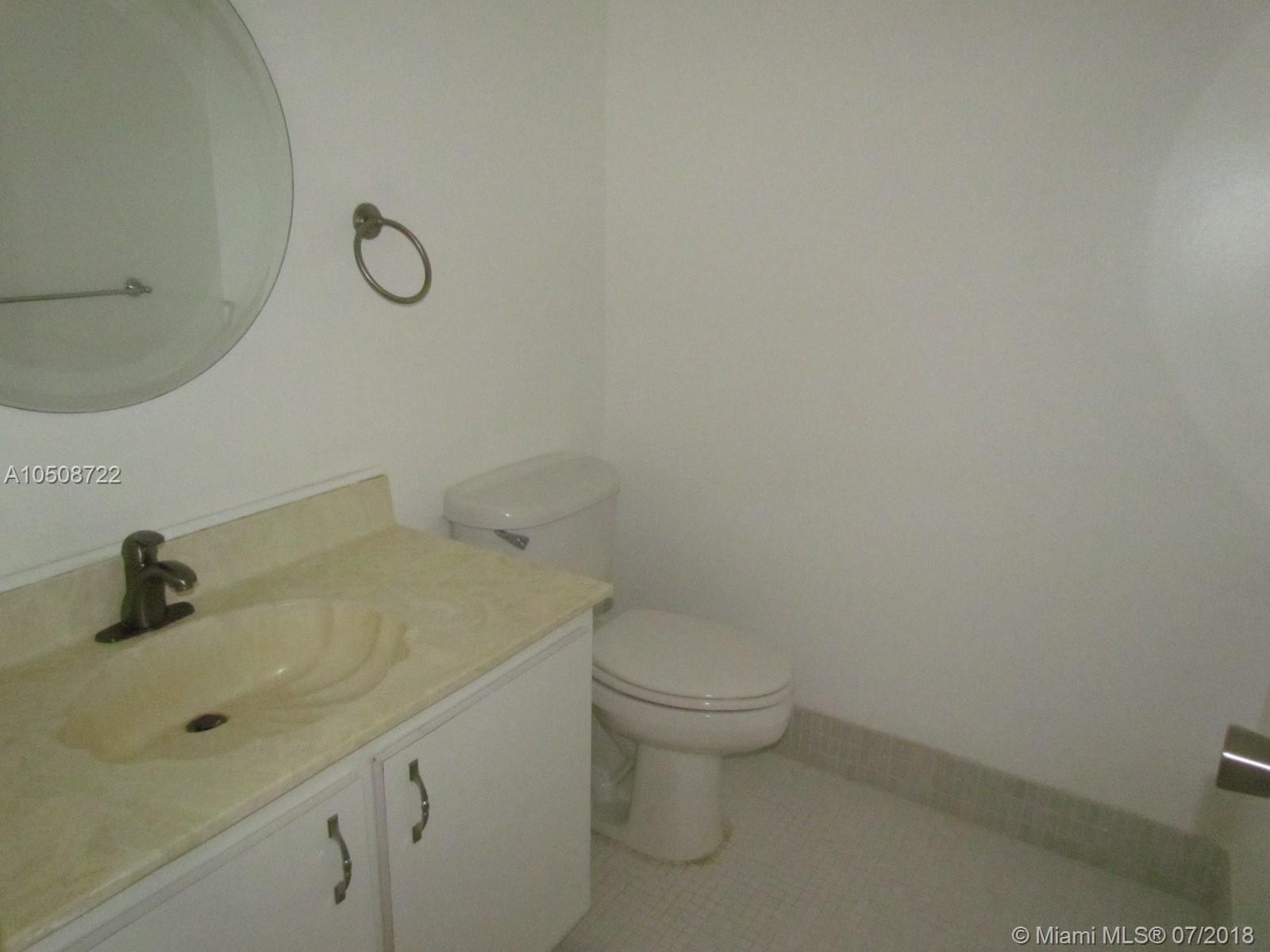 FALLS OF INVERRARY - Residential Lease