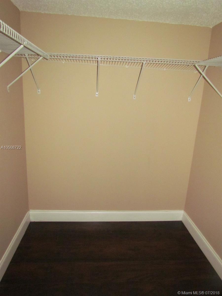 FALLS OF INVERRARY - Residential Lease