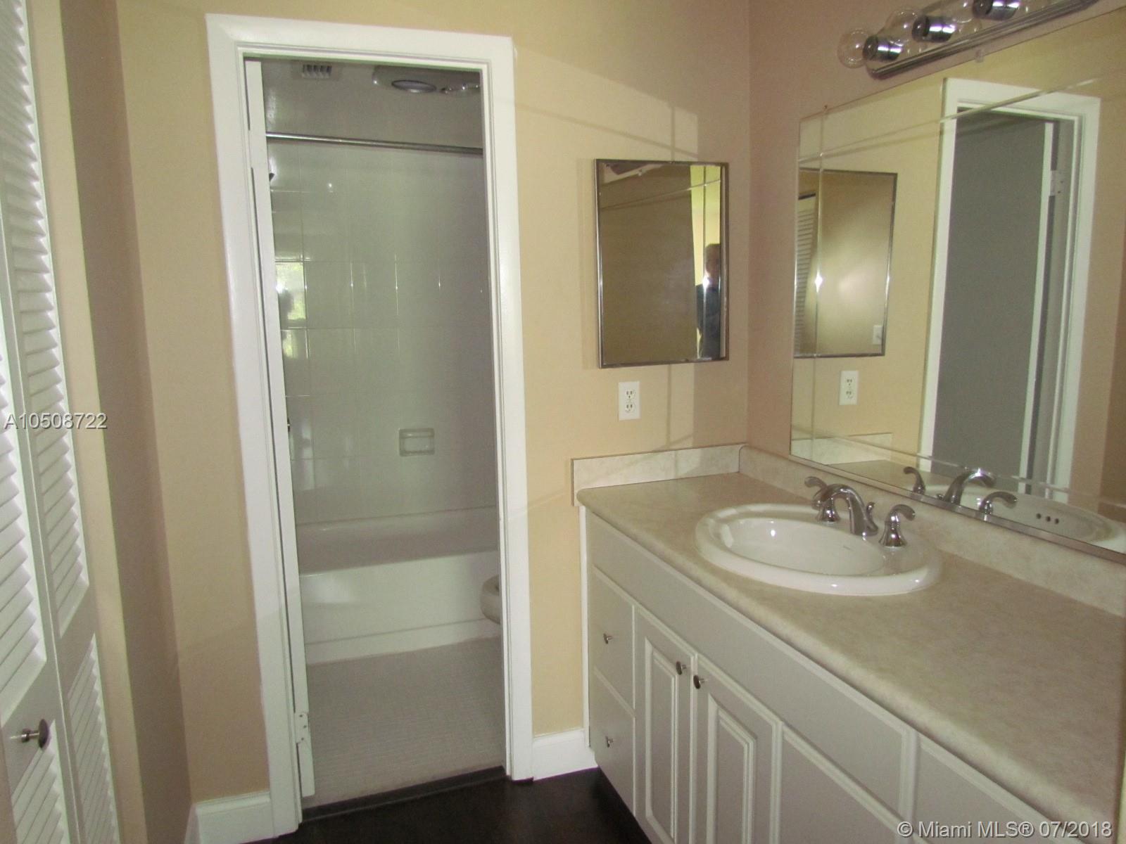 FALLS OF INVERRARY - Residential Lease