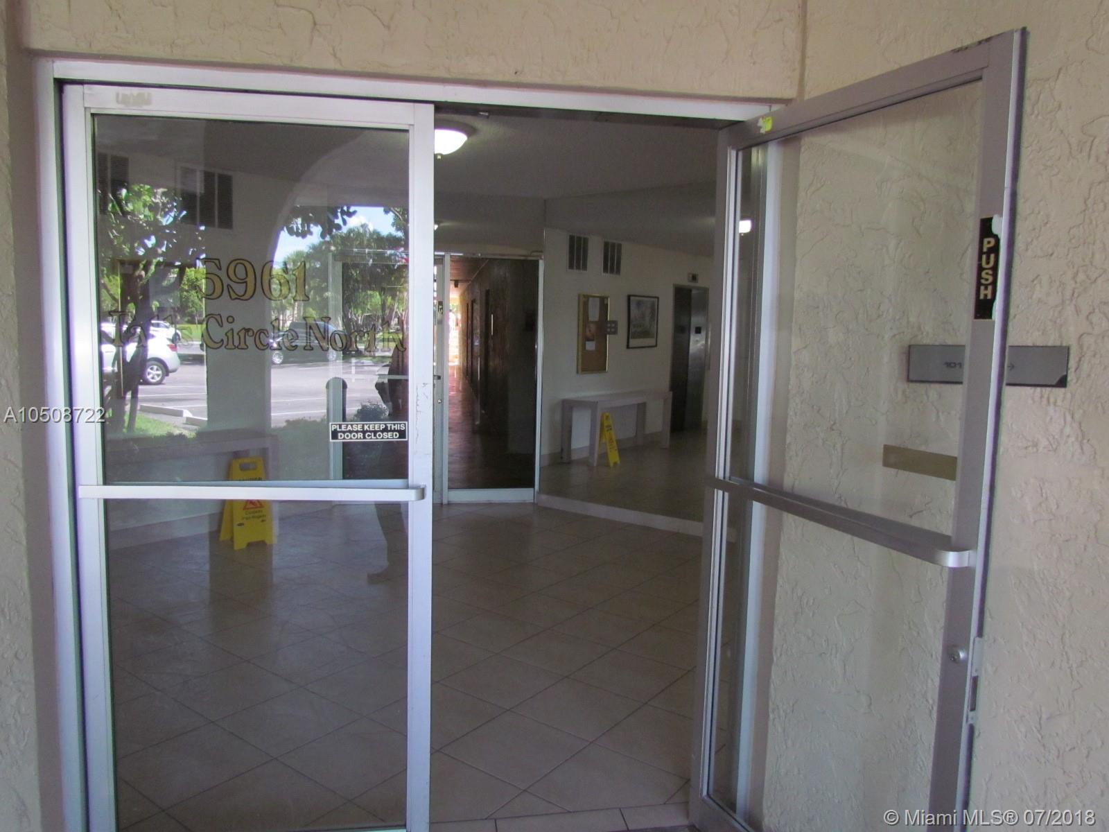 FALLS OF INVERRARY - Residential Lease