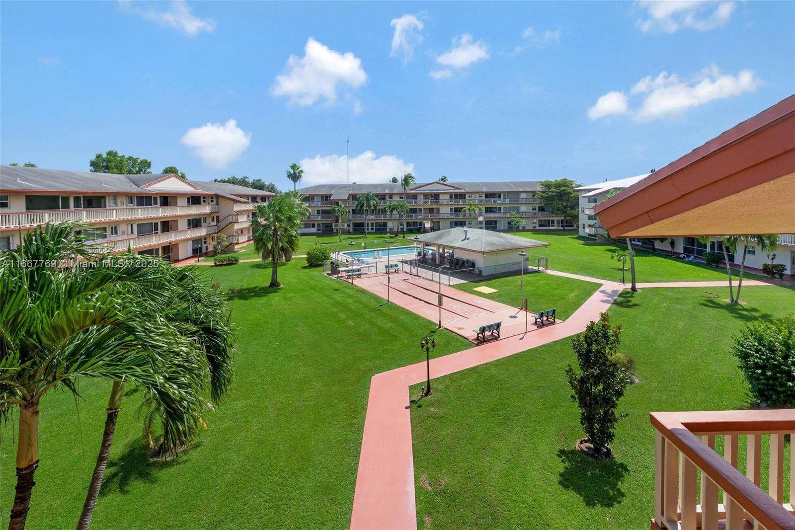 ***PRICE IMPROVEMENT***Well-maintained 55+ condo with updated bathroom and tile floors. Features an active HOA, gated security entrance, clubhouse with amenities, laundry facility, pool, outdoor grill, and covered seating. Quiet community with beautiful grounds. Conveniently close to highways, Memorial Regional Hospital, shopping, groceries, and more. Hollywood offers plenty of community events.
