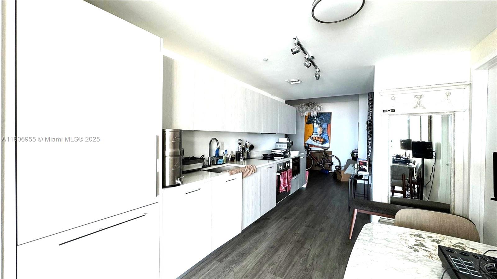 PARAISO BAYVIEWS CONDO - Residential Lease