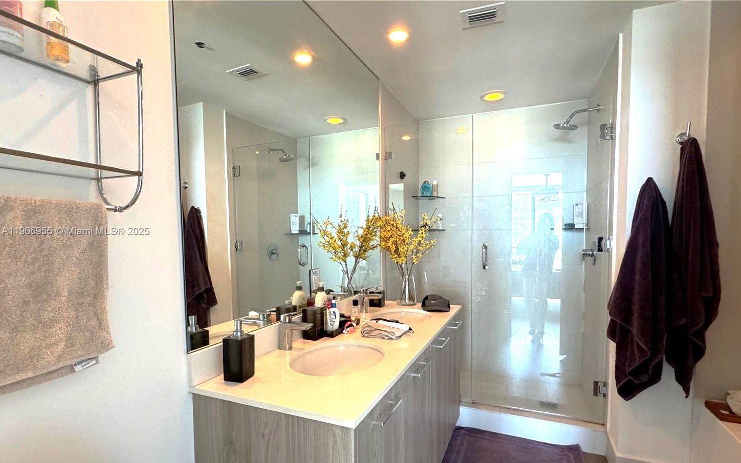 PARAISO BAYVIEWS CONDO - Residential Lease