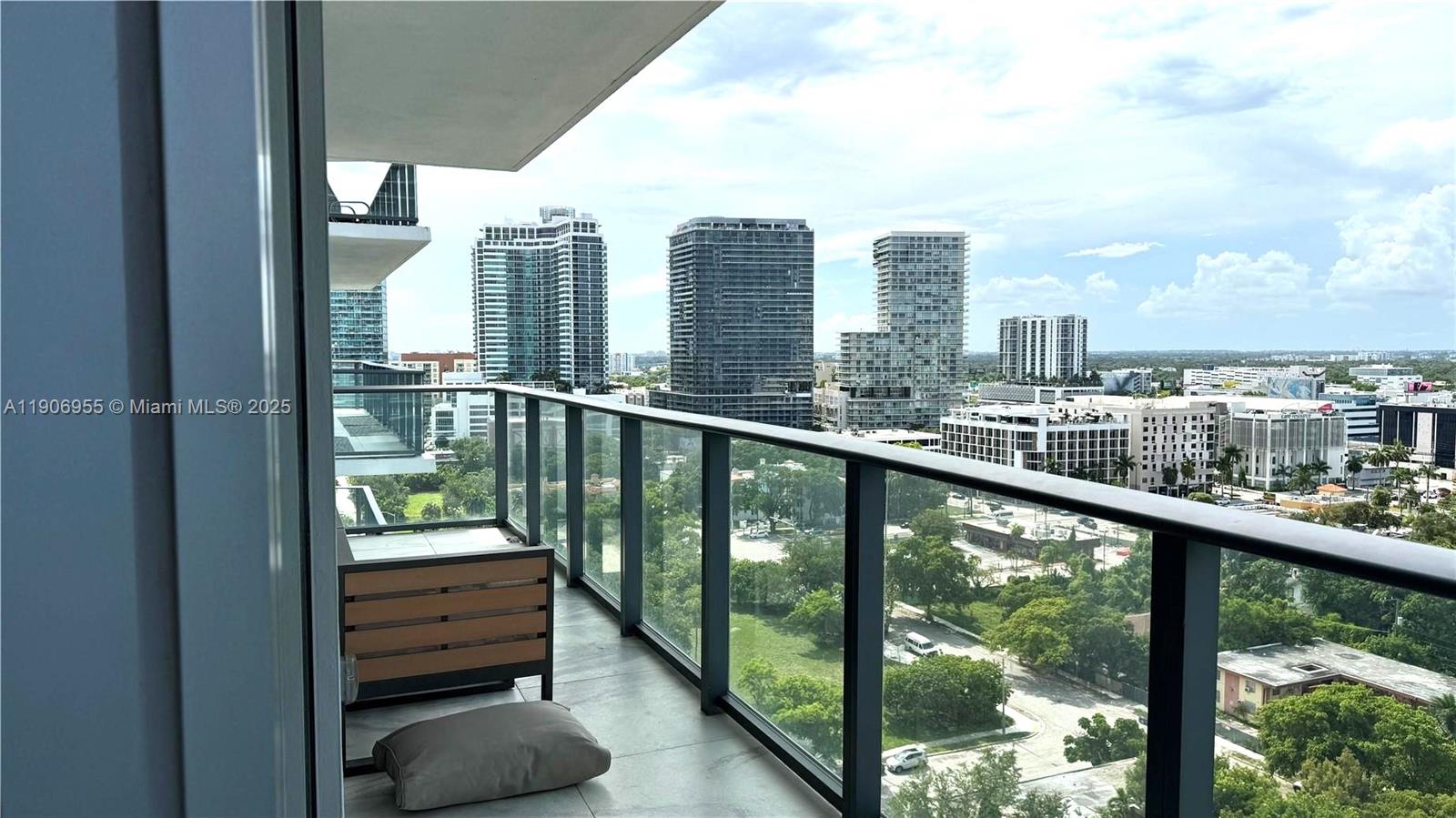 PARAISO BAYVIEWS CONDO - Residential Lease