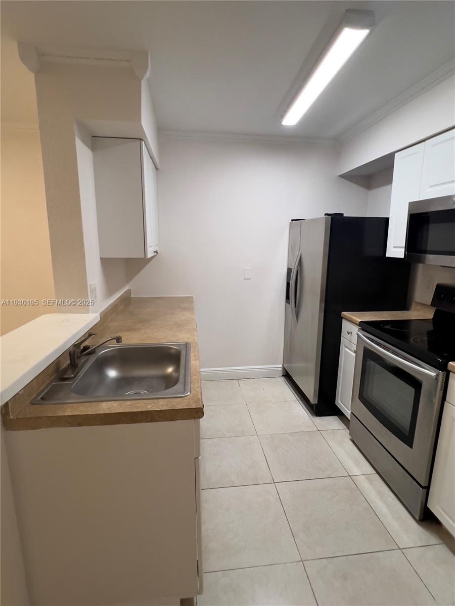 LAKEVIEW CLUB CONDO - Residential Lease