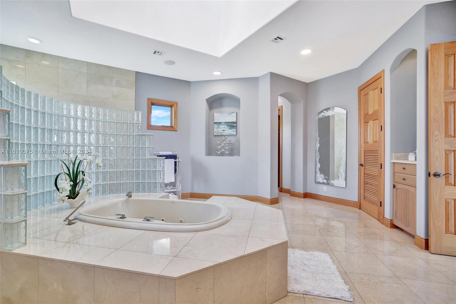 BEACH WAY HEIGHTS UNIT - Residential