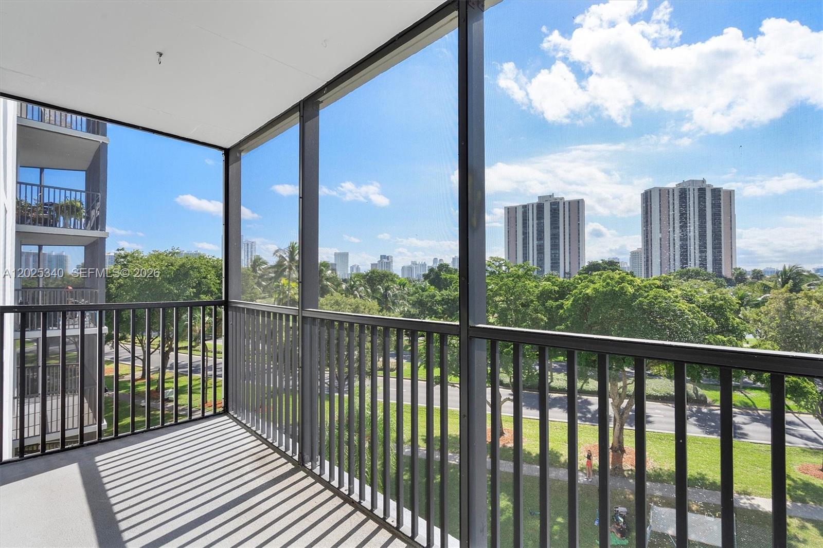 Photo 1 of 16 — 3101 N Country Club Dr 504, Aventura, FL 33180