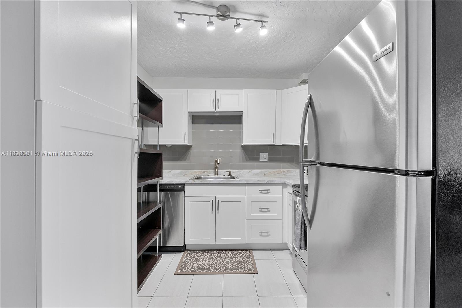 CHELSEA BAYVIEW CONDO - Residential