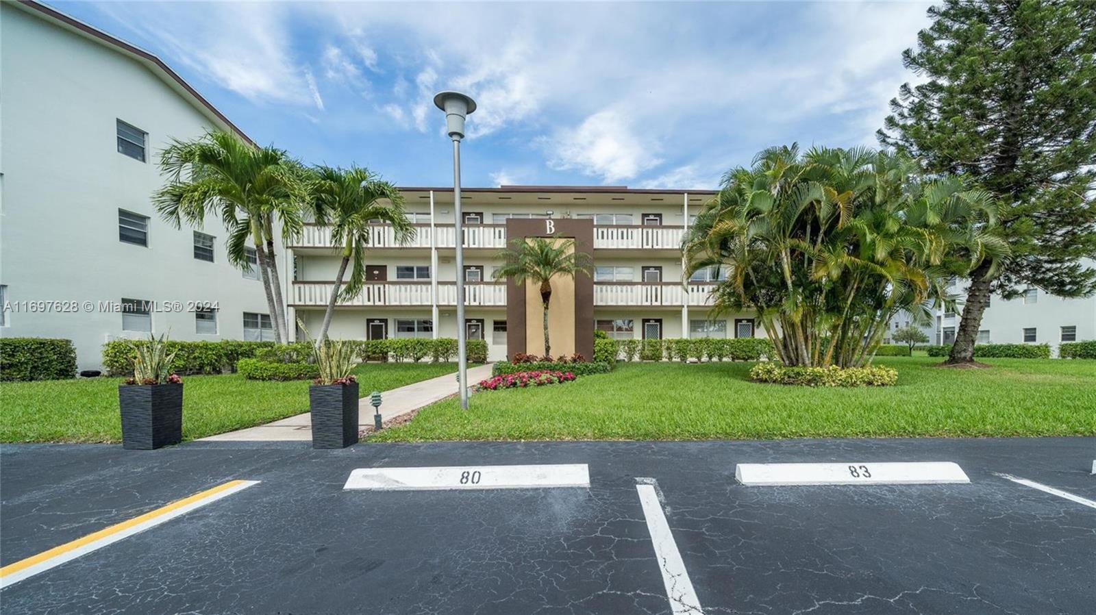 SUFFOLK AT CENTURY VILLAG - Residential