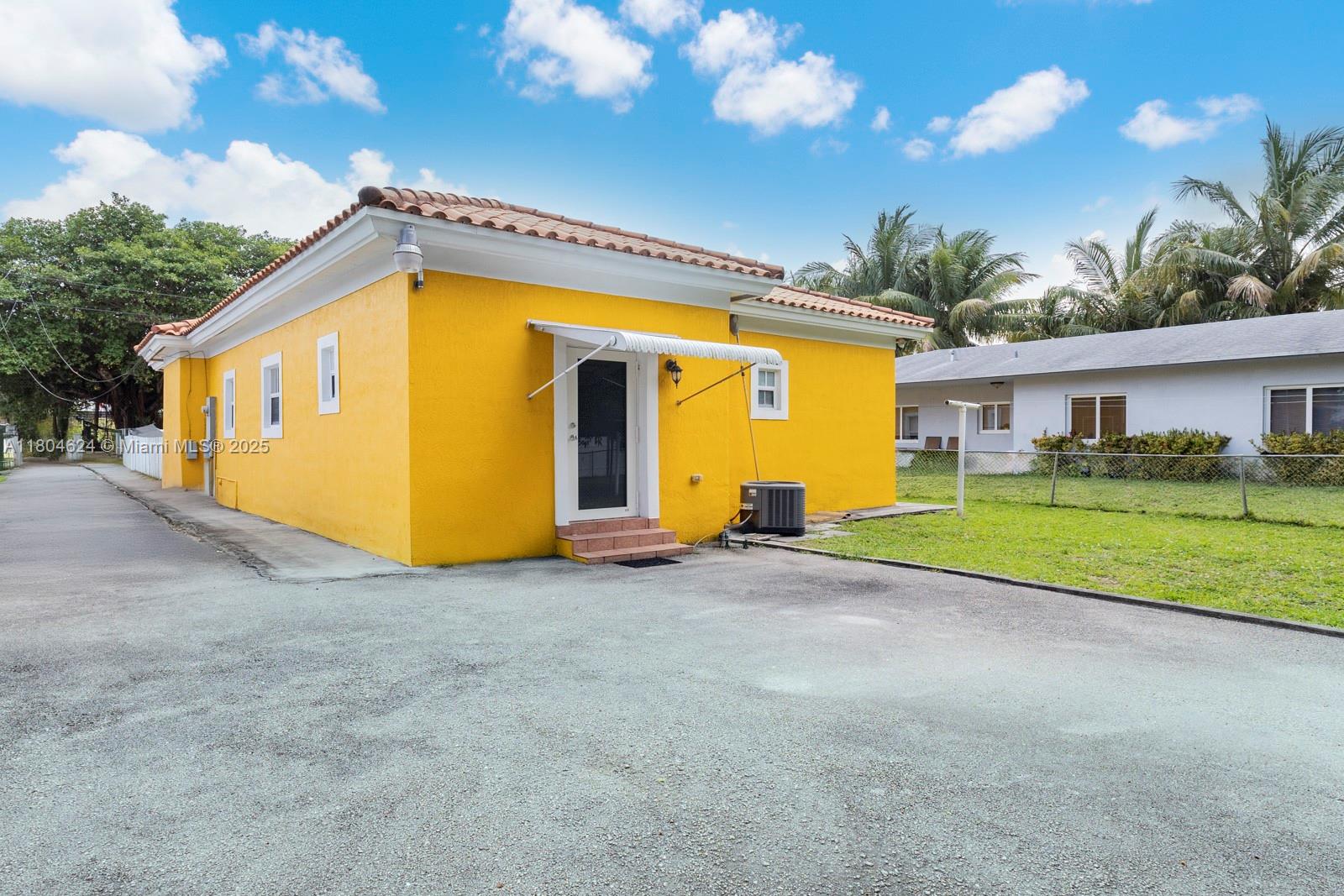 2757 NW 29th St