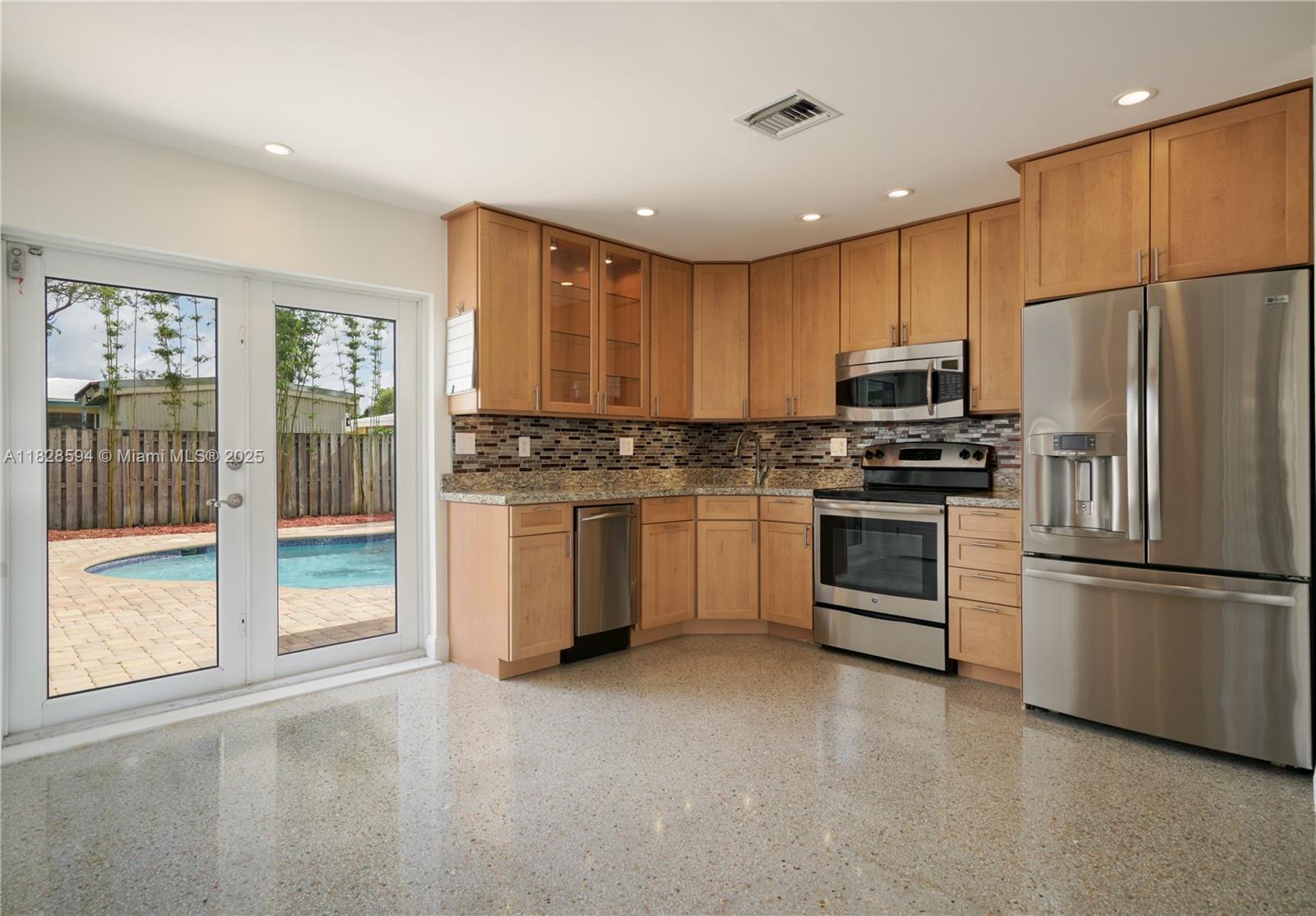 221 NW 47th Ct