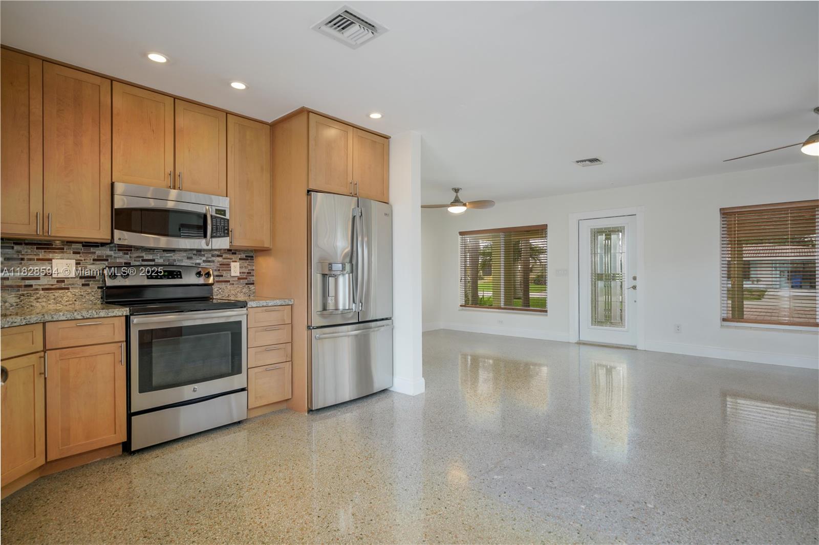 221 NW 47th Ct