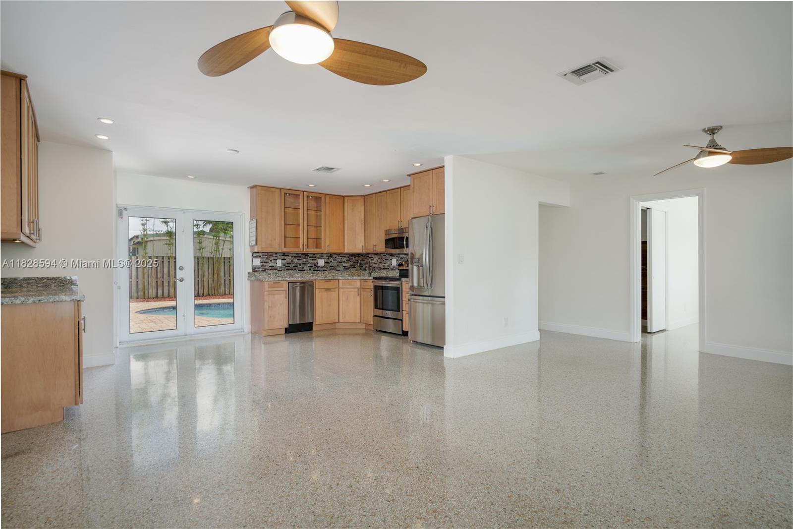 221 NW 47th Ct