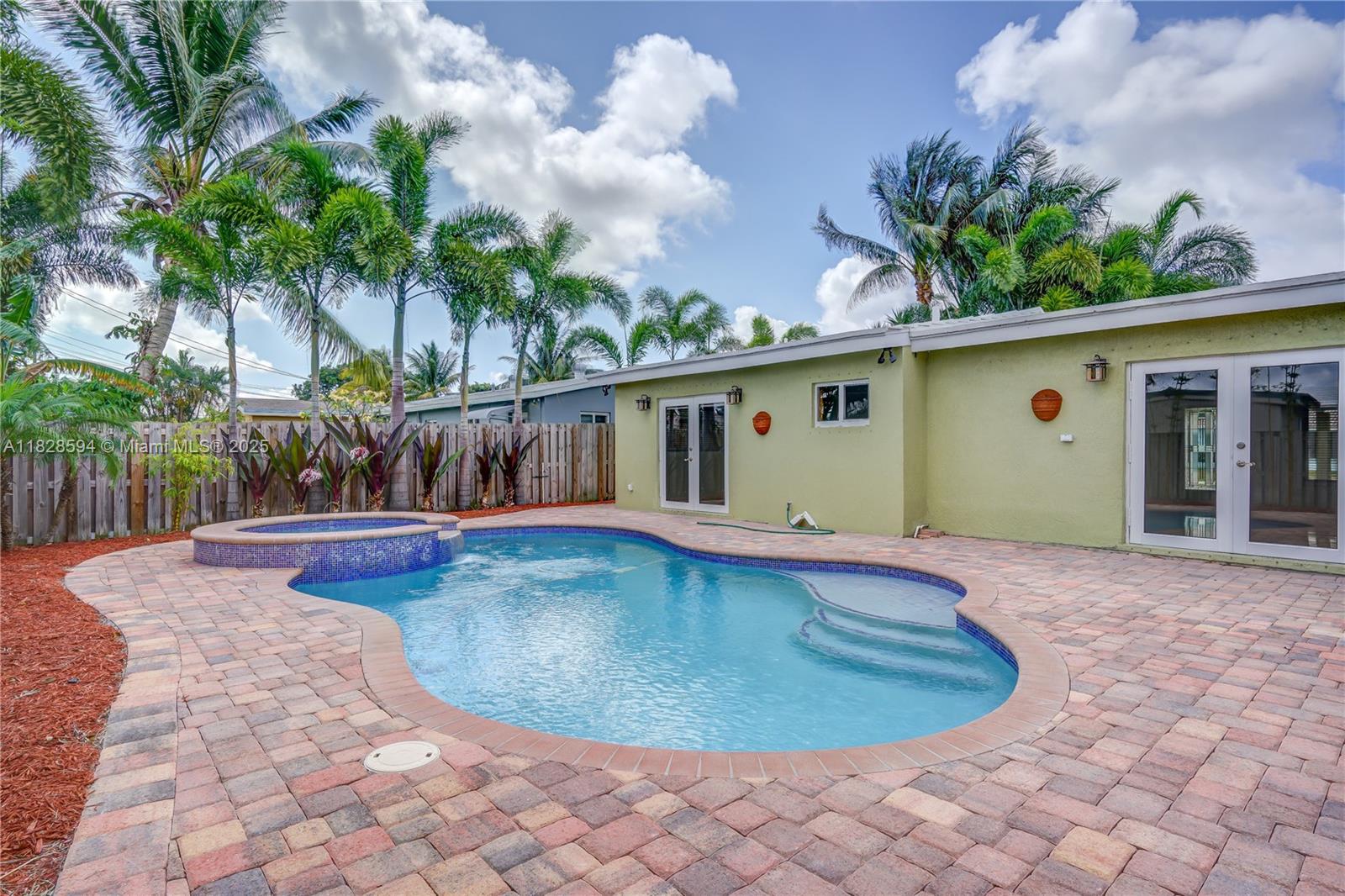 221 NW 47th Ct