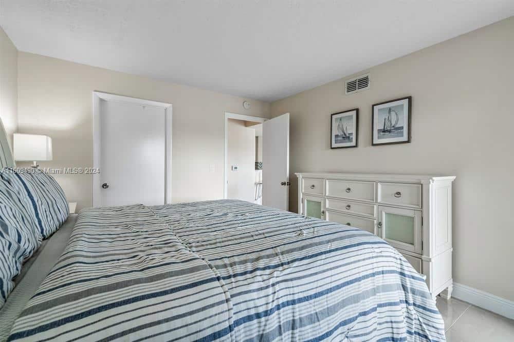 CASABLANCA ISLES CONDO - Residential
