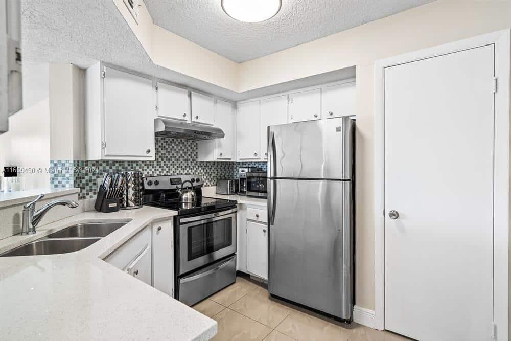 CASABLANCA ISLES CONDO - Residential