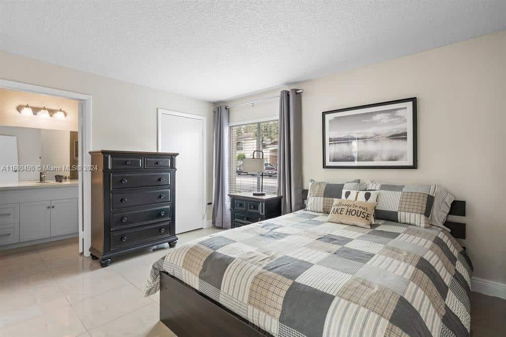 CASABLANCA ISLES CONDO - Residential