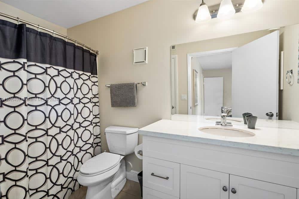 CASABLANCA ISLES CONDO - Residential