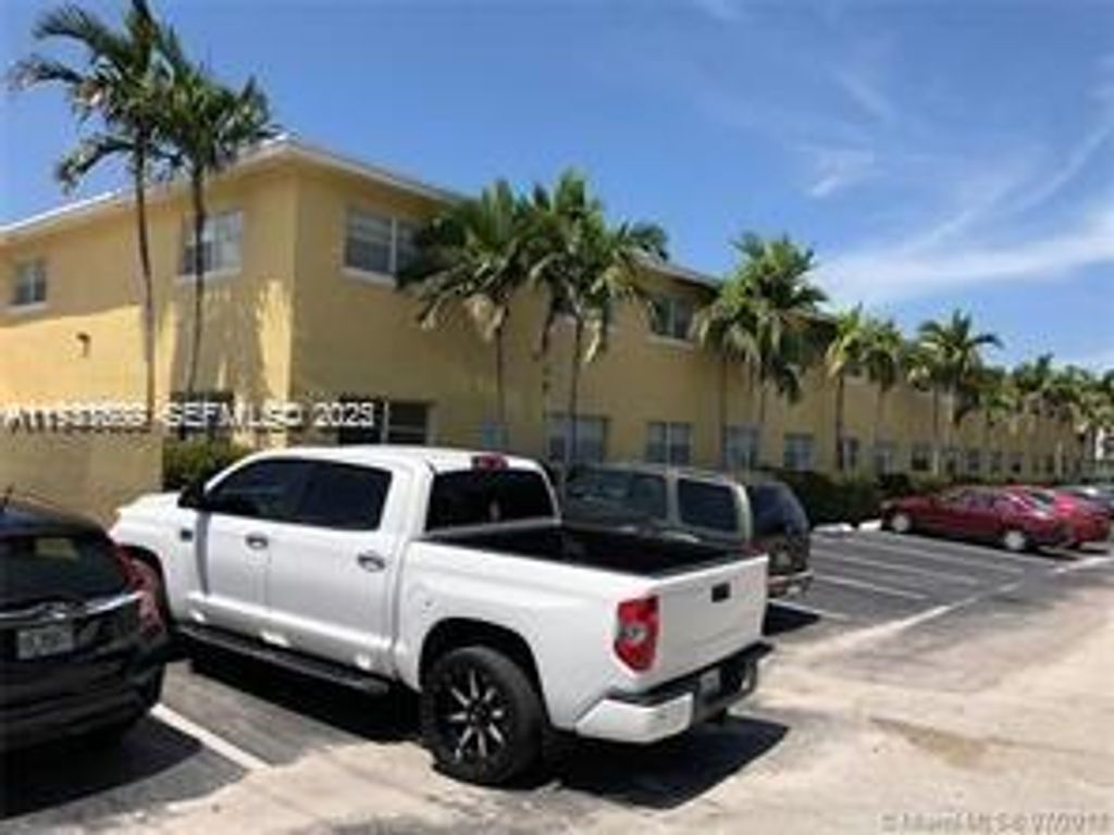 Photo of 4051 NE 13th Ave #54-3, Oakland Park, FL 33334 (MLS # A11931809)