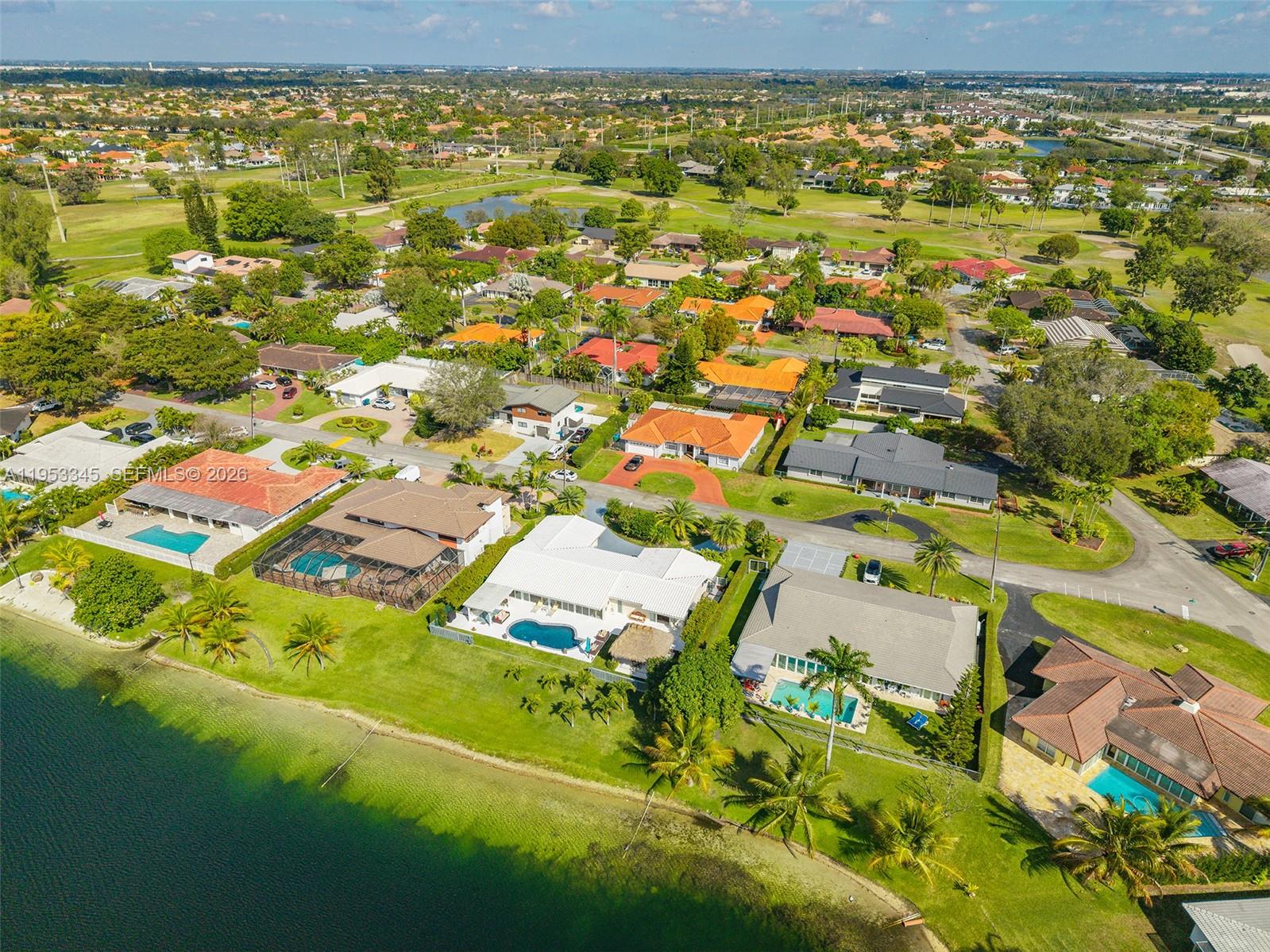 COUNTRY CLUB OF MIAMI EST - Residential