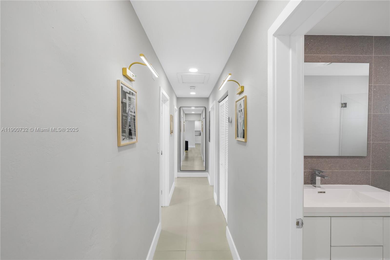 ¤COUNTRY CLUB HOMES - Residential Lease