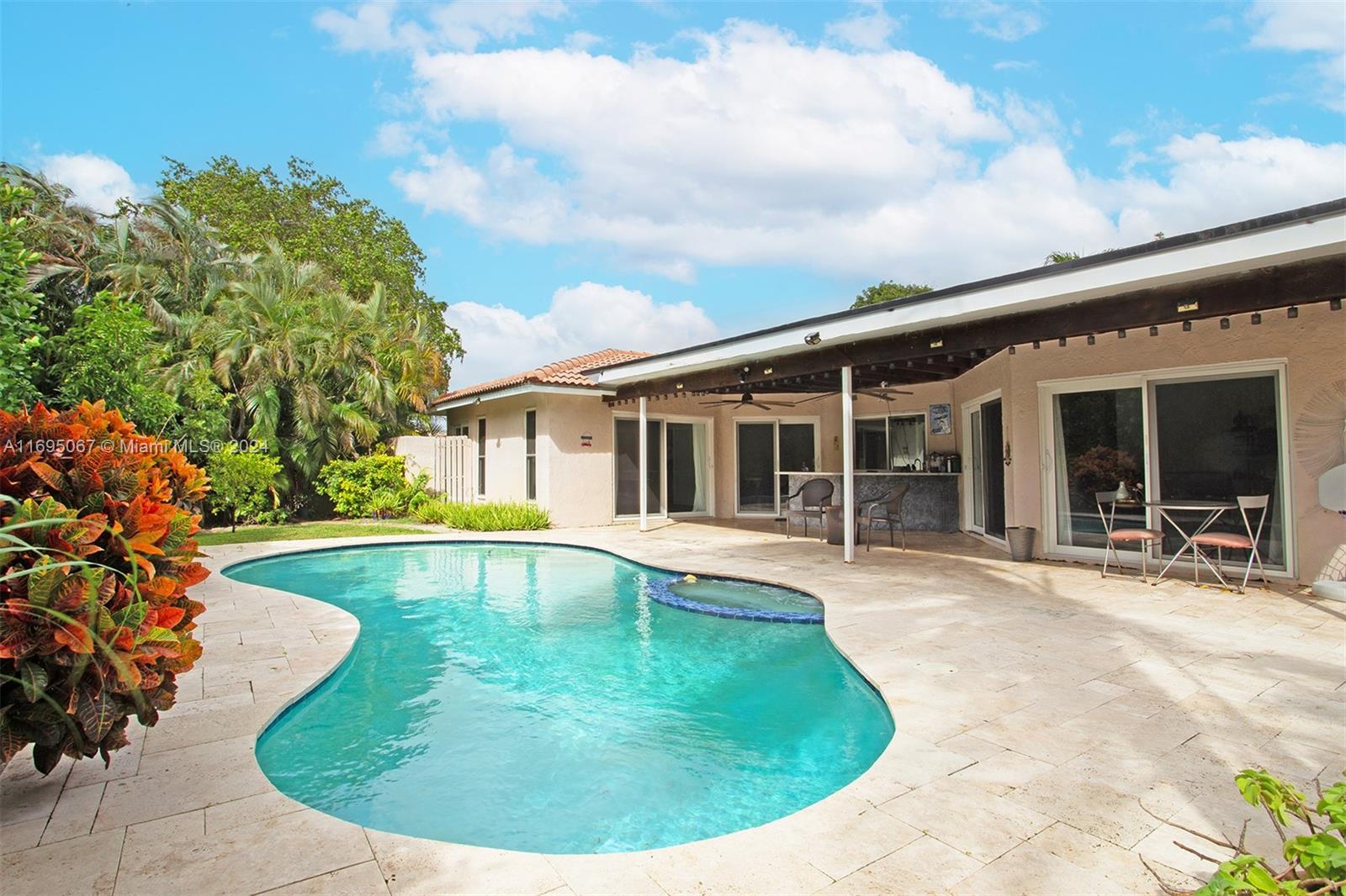 892 Nw 83rd Dr, Coral Springs, Broward County, Florida - 3 Bedrooms  
2 Bathrooms - 