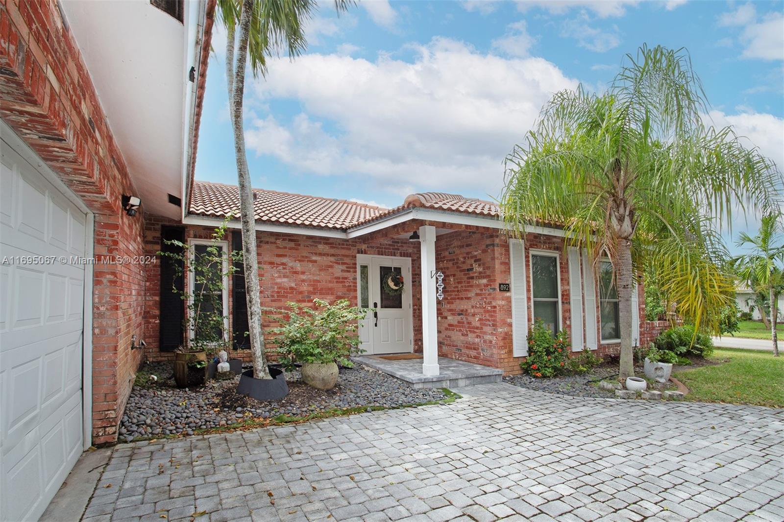 892 NW 83rd Dr