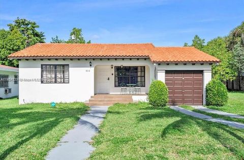 860 NW 17th Ct Miami FL 33125