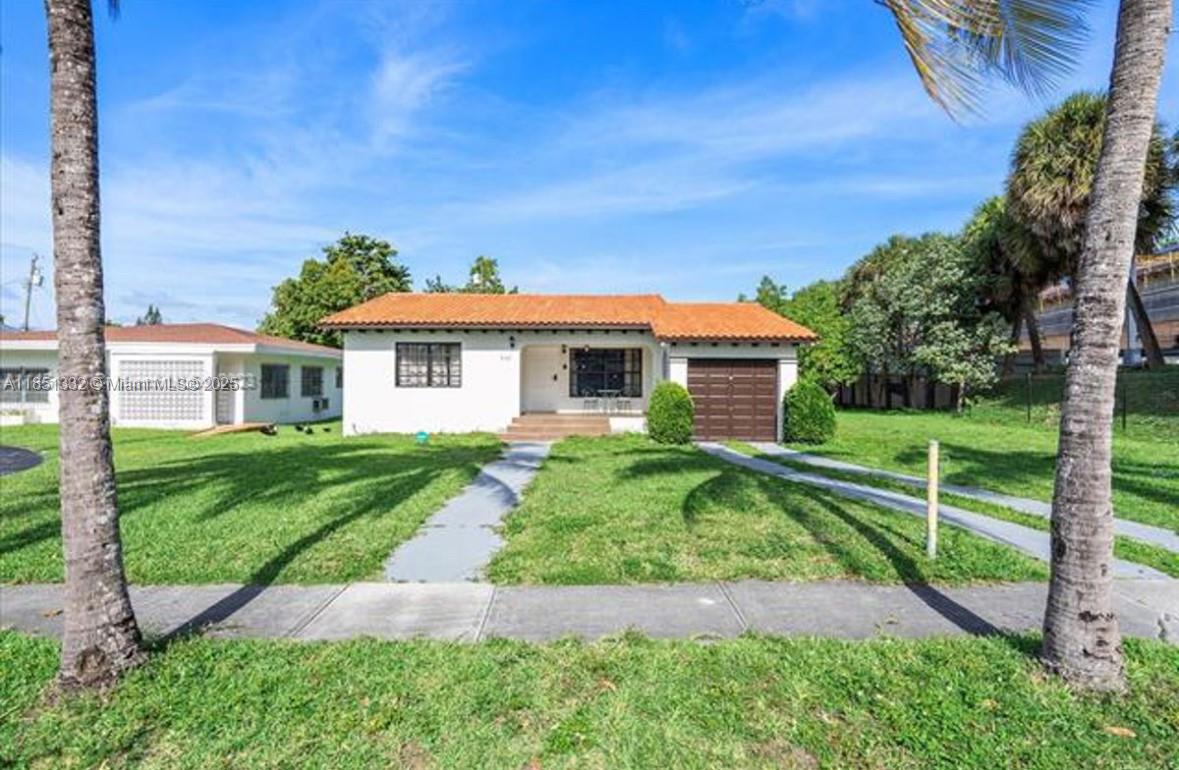 860 NW 17th Ct