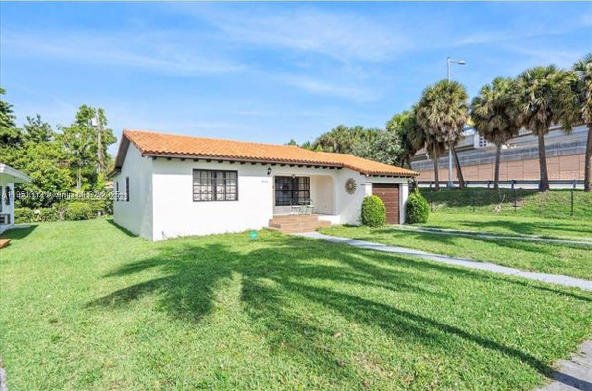 860 NW 17th Ct
