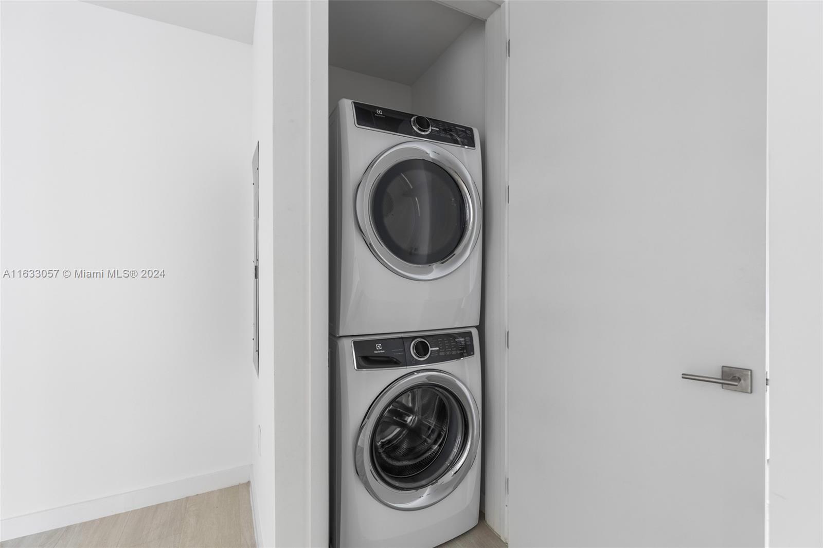 CLUB RESIDENCES AT PARK G - Residential