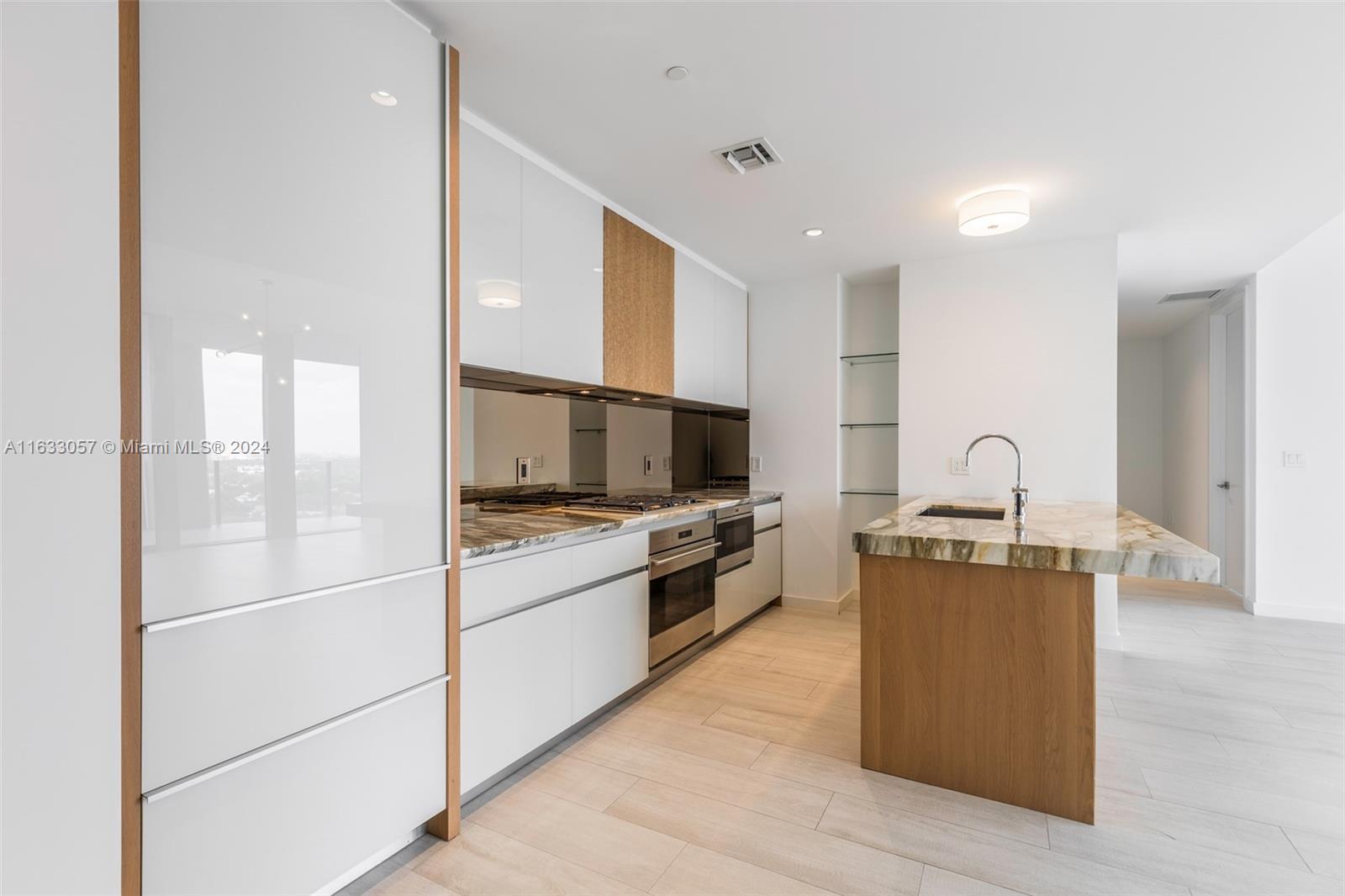 CLUB RESIDENCES AT PARK G - Residential