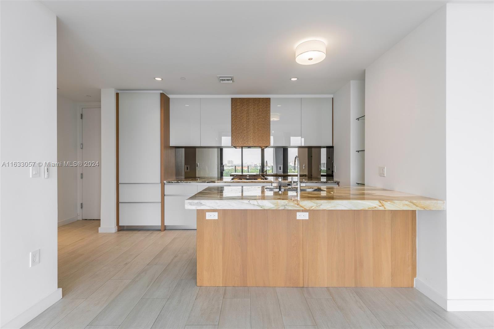 CLUB RESIDENCES AT PARK G - Residential