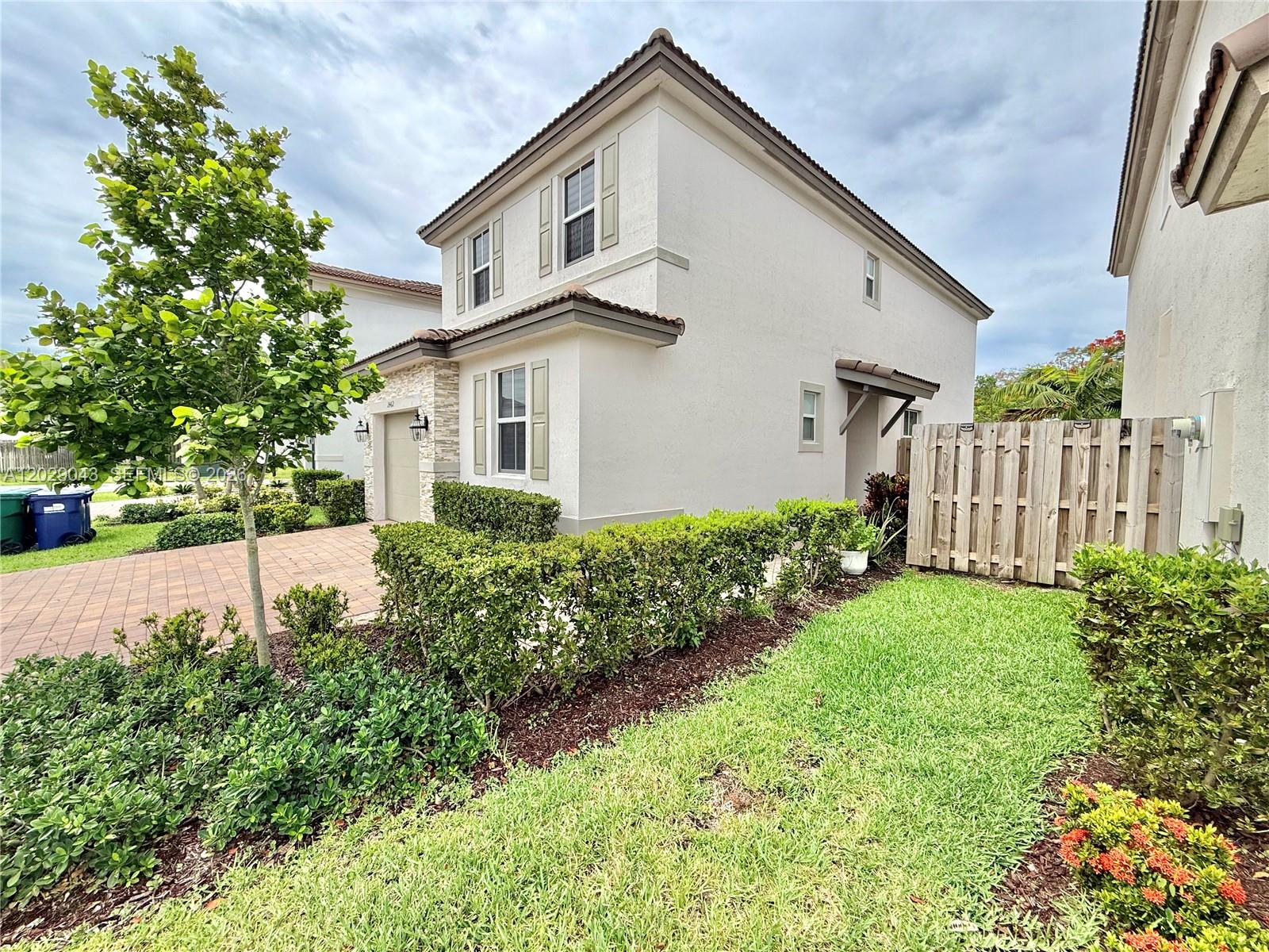 2462 NW 131st Cir