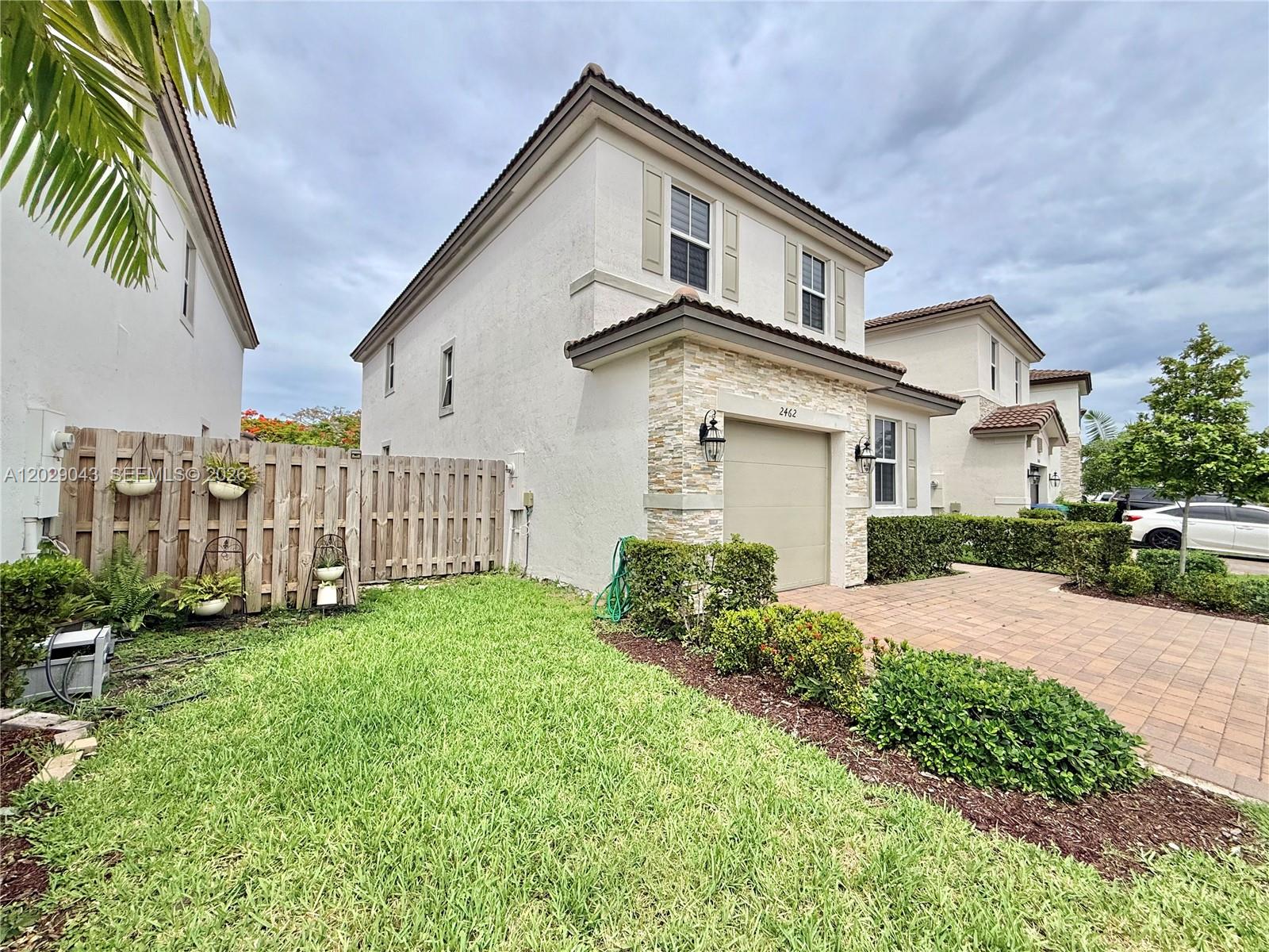 2462 NW 131st Cir