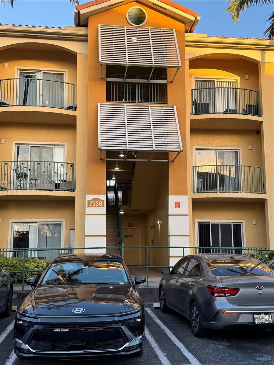 PALM GARDENS AT DORAL CON - Residential Lease