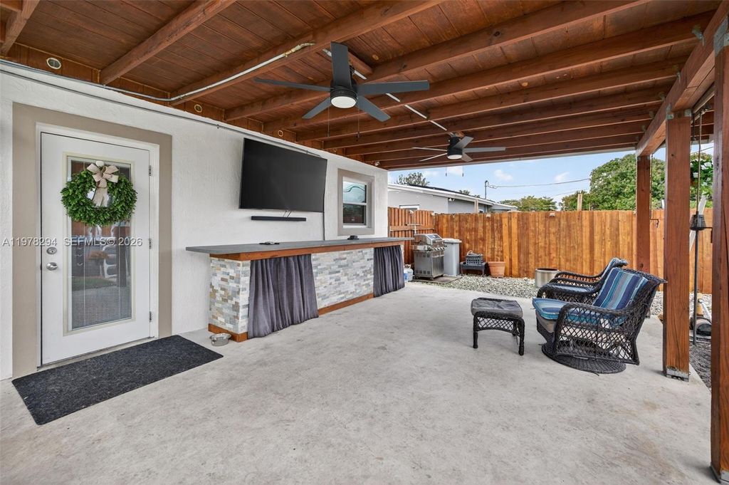 Photo of 731 N 69th Ave, Hollywood, FL 33024 (MLS # A11978294)