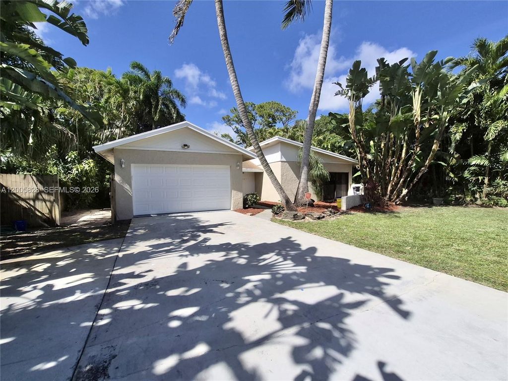 Photo of 5107 Beechwood Rd, Delray Beach, FL 33484 (MLS # A12005828)