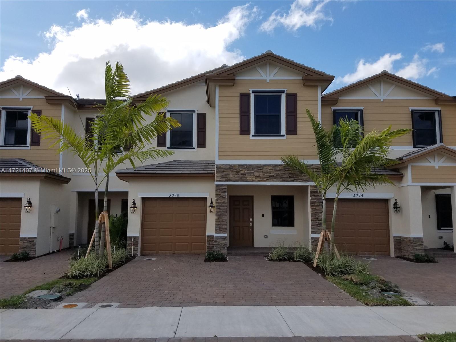 Property for Sale at 5990 Mustang Mnr 5990, Davie, Broward County, Florida - Bedrooms: 3 
Bathrooms: 3  - $570,000